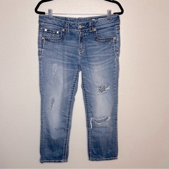 Miss Me Denim Distressed Boyfriend Capri Size 27 (around a US Size 4) - Picture 2 of 16